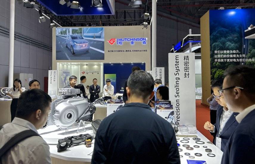 hutchinson news autoshow shanghai